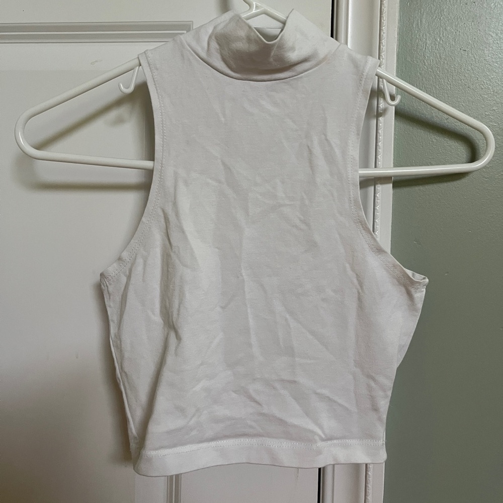 size 2 asos white mock neck cropped sleeveless tank top